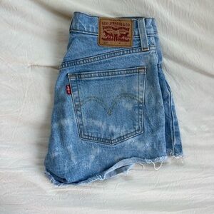 Levi Shorts